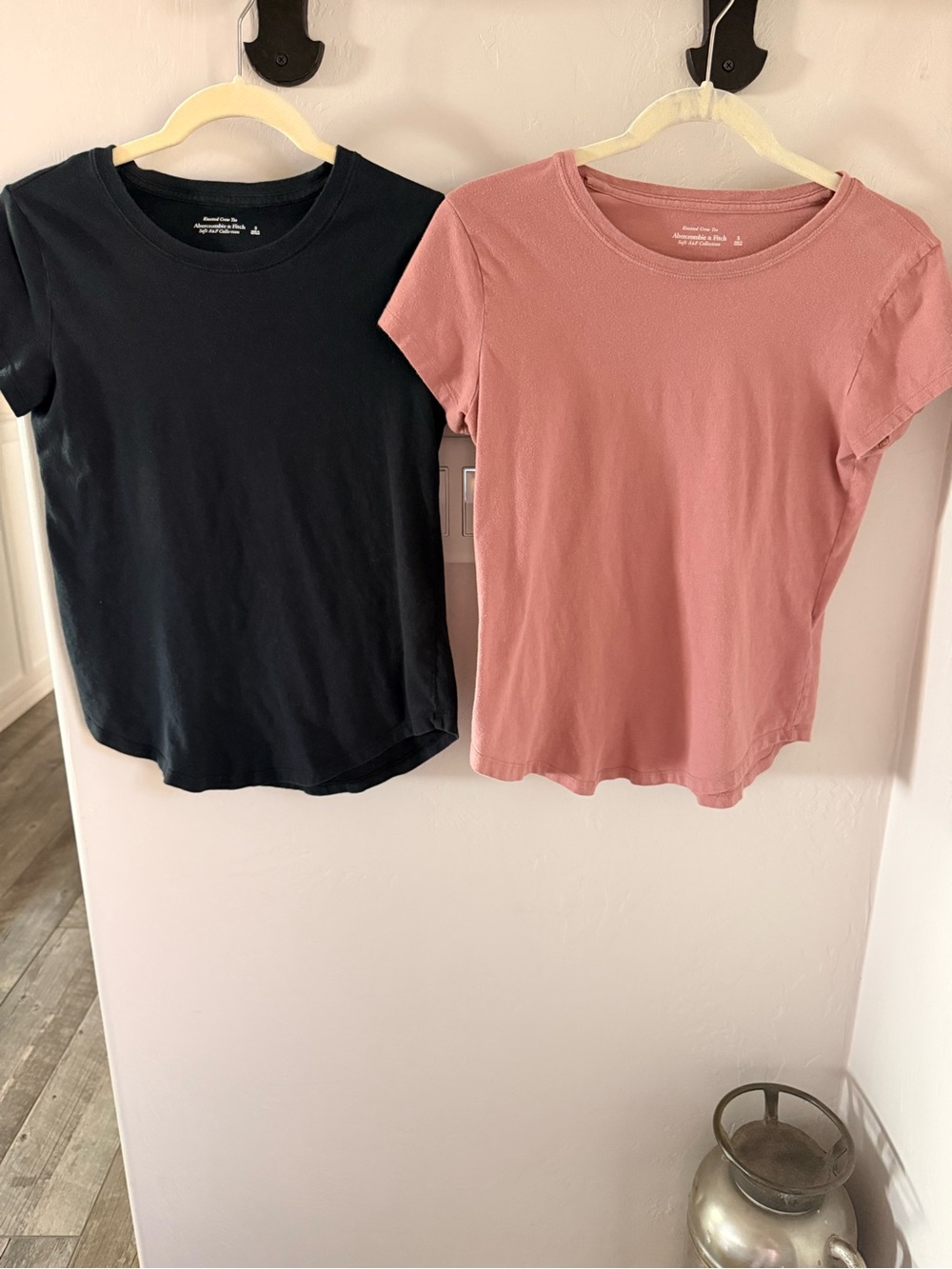 Abercrombie & Fitch Women’s Short Sleeve Crewneck Tee - Black & Dusty Rose